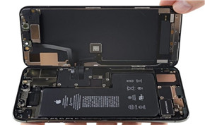 iFixit 拆解 iPhone 11 Pro —— 疑似硬件支持双向无线充电功能